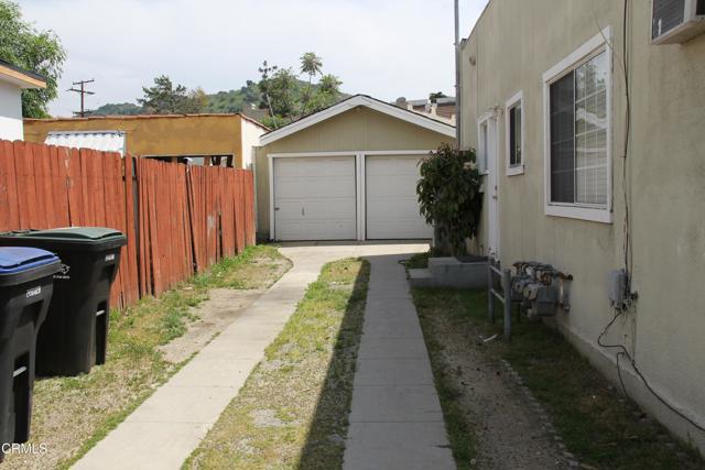 1726 1/2 Chevy Chase E Drive, Glendale CA: https://media.crmls.org/mediaz/300ccda7-e9cd-4726-95b3-84b72450eae9.jpg