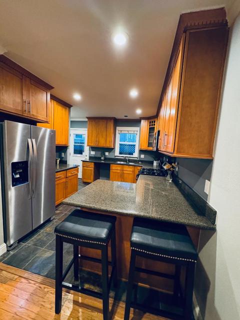 10181020 Bancroft Way, Berkeley CA: https://media.crmls.org/mediaz/300d0df8-e05a-4024-bd49-28bc81b4637d.jpg