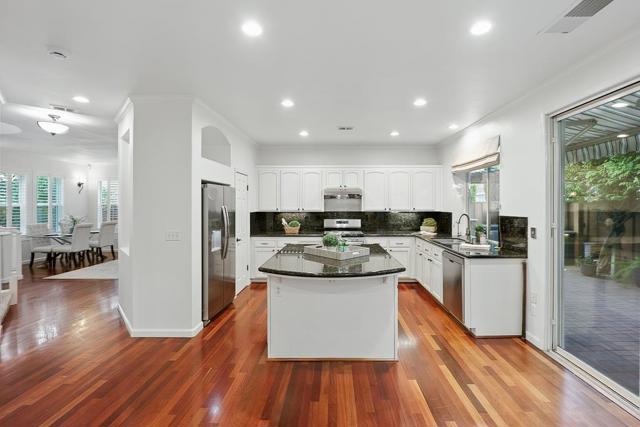 6751 Positano Lane, San Jose CA: https://media.crmls.org/mediaz/300d61fc-538d-4377-aa59-b98efff96c4b.jpg
