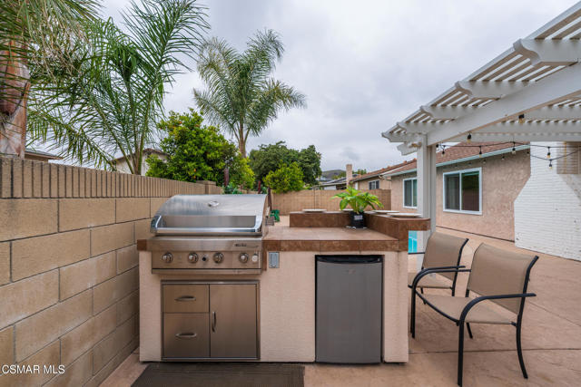 2705 N Broadmoor Avenue, Simi Valley CA: https://media.crmls.org/mediaz/300e1e74-b0a5-41dc-a95f-2392f16acfac.jpg