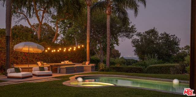 28036 Sea Lane Drive, Malibu CA: https://media.crmls.org/mediaz/300e2da3-0163-43a8-82ae-54c393102325.jpg