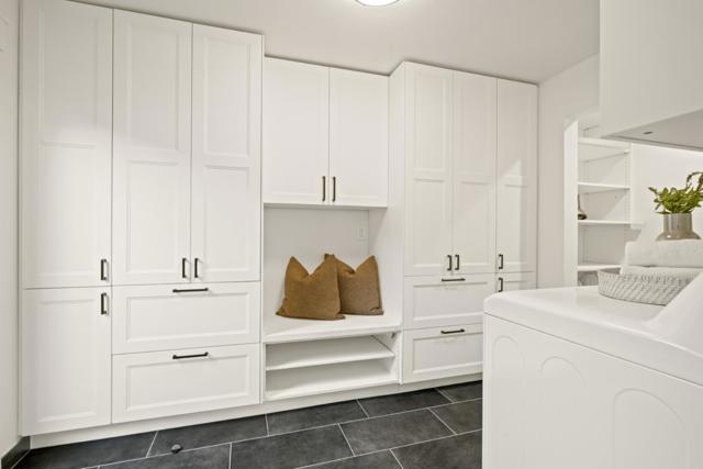 911 Peggy Lane, Menlo Park CA: https://media.crmls.org/mediaz/300e7c1d-8db0-45c3-82d9-b2f7393f92a9.jpg