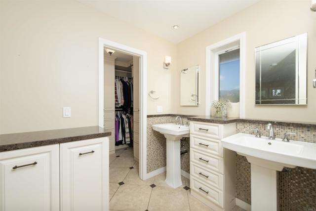 Image 23 of 39 For 8939 Oviedo Street