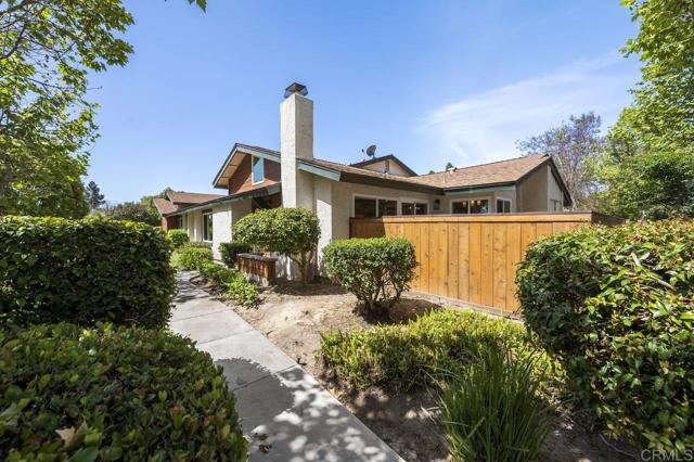Detail Gallery Image 5 of 29 For 2041 Shadytree Ln, Encinitas,  CA 92024 - 2 Beds | 2 Baths