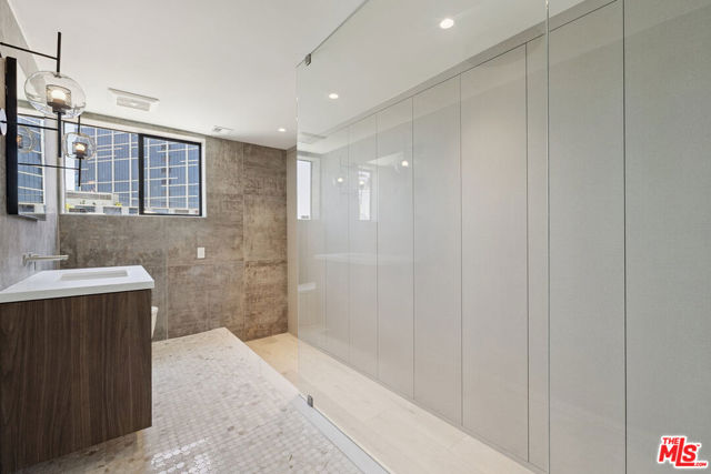 1033 Carol Drive, West Hollywood CA: https://media.crmls.org/mediaz/300f37fb-6fa0-4125-ae5c-c3d3af76db4b.jpg