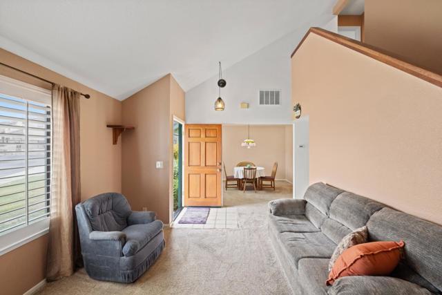 126 Cypress Lakes Court, Marina CA: https://media.crmls.org/mediaz/300f5205-ace9-4262-82b3-fd09893404d5.jpg