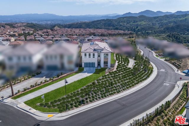 20668 W Hummingbird Court, Porter Ranch CA: https://media.crmls.org/mediaz/300f5e72-a46a-4326-89dd-bf41c866cc5d.jpg
