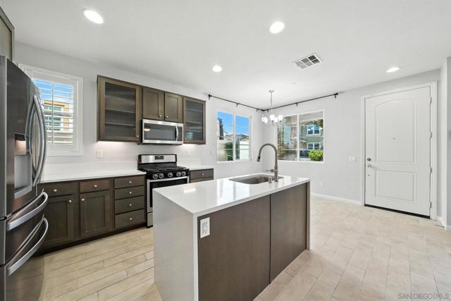 1319 Keck Road, Chula Vista CA: https://media.crmls.org/mediaz/30105613-3304-4fec-855a-79782d16c9cb.jpg