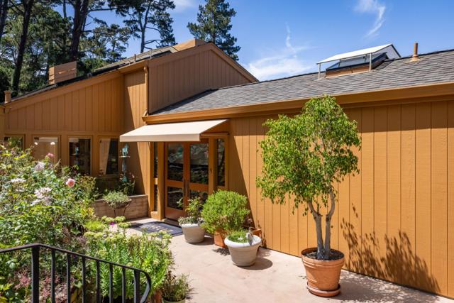 540 Aguajito Road, Carmel CA: https://media.crmls.org/mediaz/30107596-692f-4d1b-b4c2-bcf806ad04ef.jpg