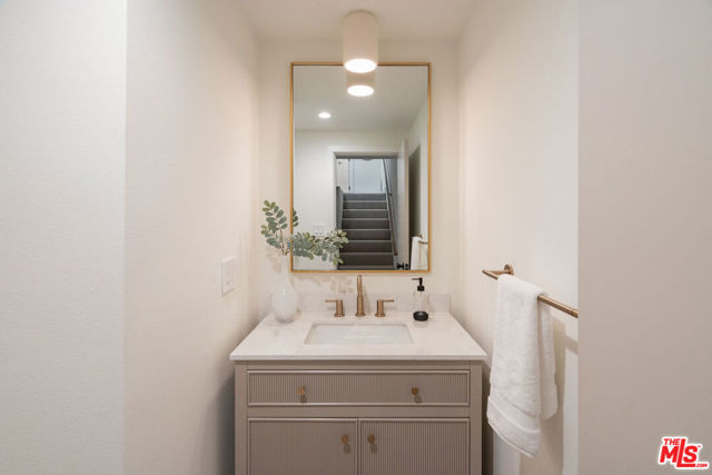 13245 Fiji Way, Marina del Rey CA: https://media.crmls.org/mediaz/3010f417-d6c4-4c99-991c-31a37289b2a2.jpg