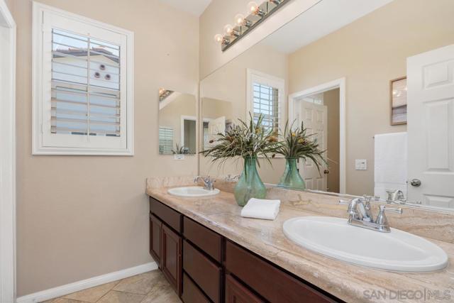 17253 4S Ranch Parkway, San Diego CA: https://media.crmls.org/mediaz/3011edb2-6c57-4f38-b42f-de2cdbdd67e1.jpg