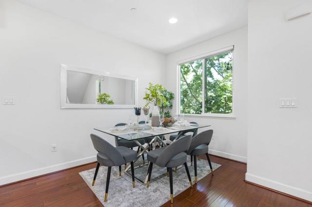 1688 Lee Way, Milpitas CA: https://media.crmls.org/mediaz/30122805-a50e-4b35-98e6-285264b0e670.jpg