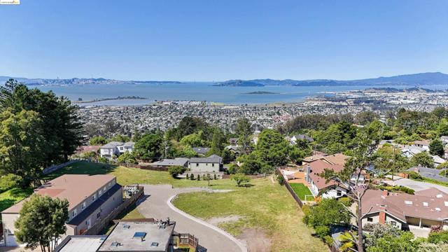 921 Clark Place, El Cerrito, California 94530-2708, 3 Bedrooms Bedrooms, ,2 BathroomsBathrooms,Single Family Residence,For Sale,Clark Place,41066840