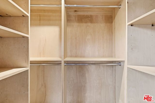 3476 Troy Drive, Los Angeles CA: https://media.crmls.org/mediaz/3012f114-5794-490b-bf4a-612483dcb902.jpg