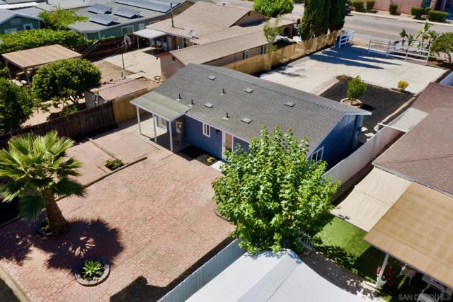 12525 Julian Avenue, Lakeside CA: https://media.crmls.org/mediaz/3013a31f-f510-4e2d-8a83-f647ce346ad3.jpg