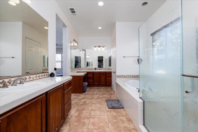 40828 Paganini Drive, Indio CA: https://media.crmls.org/mediaz/3013a64f-734d-4609-b4a9-1bce49c6073f.jpg