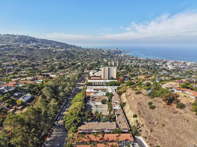 2600 Torrey Pines Road, La Jolla CA: https://media.crmls.org/mediaz/3013c0f8-f6bc-4cdc-b880-d26d4d584ff4.jpg