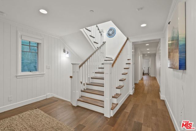 636 12th Street, Manhattan Beach CA: https://media.crmls.org/mediaz/3013d481-f985-4cd2-87e1-f5ff3faf9ea1.jpg