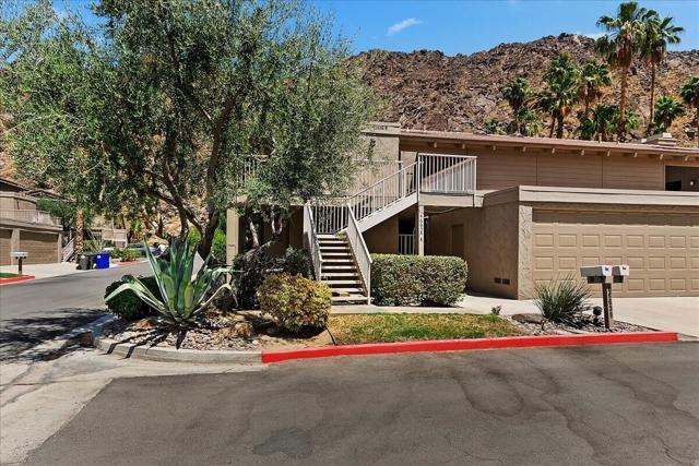46638 Arapahoe Lane, Indian Wells CA: https://media.crmls.org/mediaz/3014e3ed-7e23-43ed-951a-2229dd8c8d06.jpg