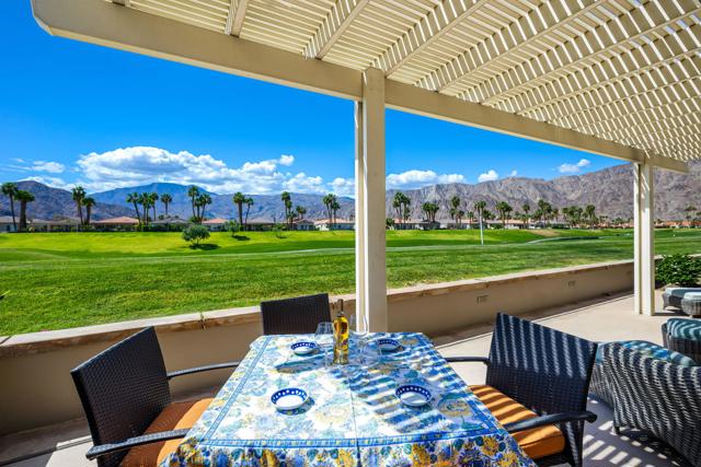 78071 Calle Norte, La Quinta CA: https://media.crmls.org/mediaz/30153e16-8797-4e55-8493-c25b9718d59e.jpg