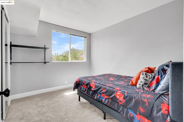 2350 W Shell Ave, Martinez CA: https://media.crmls.org/mediaz/3015dc09-6e98-4f25-9dff-52d33f271914.jpg