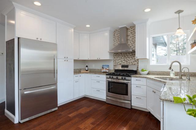 9690 Cabrillo Highway, Moss Beach CA: https://media.crmls.org/mediaz/30166e13-237a-44b2-aedf-b98cfb61e2ae.jpg