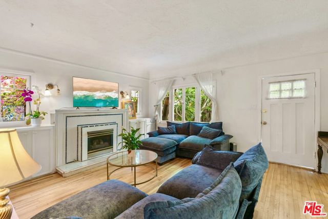 3110 Highland Avenue, Santa Monica CA: https://media.crmls.org/mediaz/3017b729-f0f3-4766-bfb6-2323e2224019.jpg