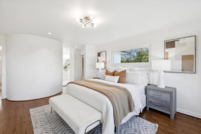 2684 Summit Drive, Burlingame CA: https://media.crmls.org/mediaz/3017e9bc-00ee-4e6d-af5f-e4de716223b4.jpg
