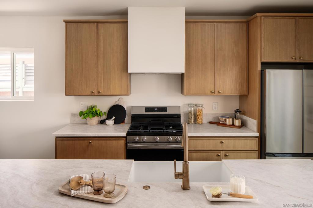 2129 31st St - photo 12