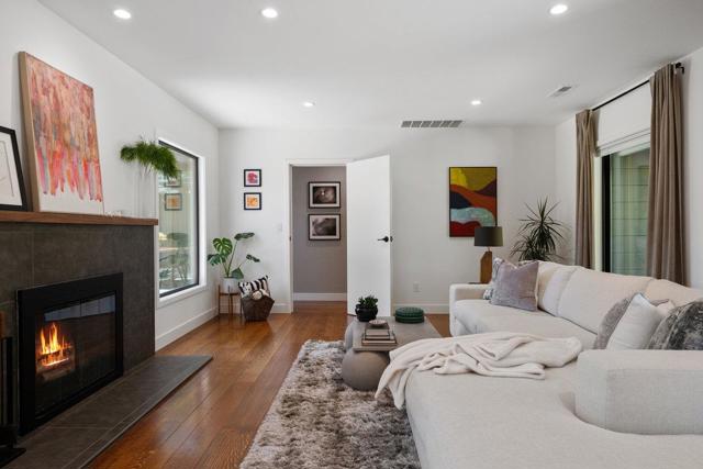 137 30th Avenue, San Mateo CA: https://media.crmls.org/mediaz/30185f26-349d-4971-aabb-be1b2a53a83b.jpg
