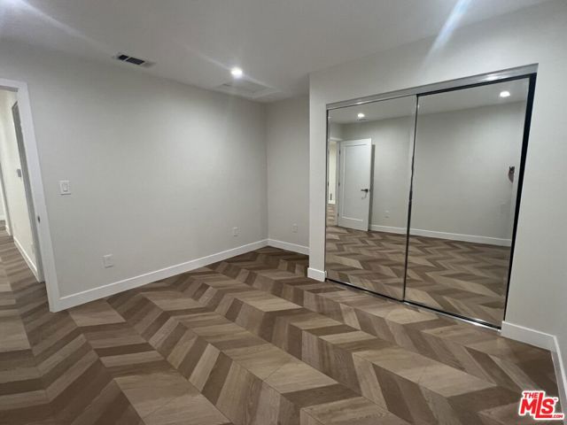1282 1/2 S Highland Avenue, Los Angeles CA: https://media.crmls.org/mediaz/30189edd-4790-45fc-a3fb-5d678160bcf5.jpg