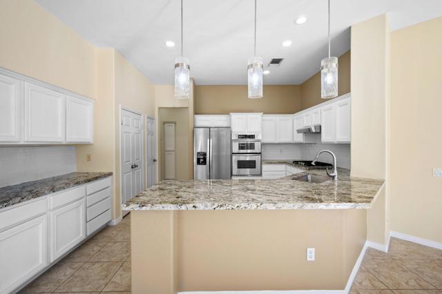 78147 Hunter Point Road, Palm Desert CA: https://media.crmls.org/mediaz/3018b9b1-768d-490d-a7f1-121d75a727ad.jpg