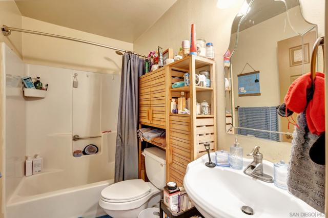 12004 06 Winter Gardens Dr, Lakeside CA: https://media.crmls.org/mediaz/301907d6-ad6a-4a35-980f-7025f1c96ed3.jpg