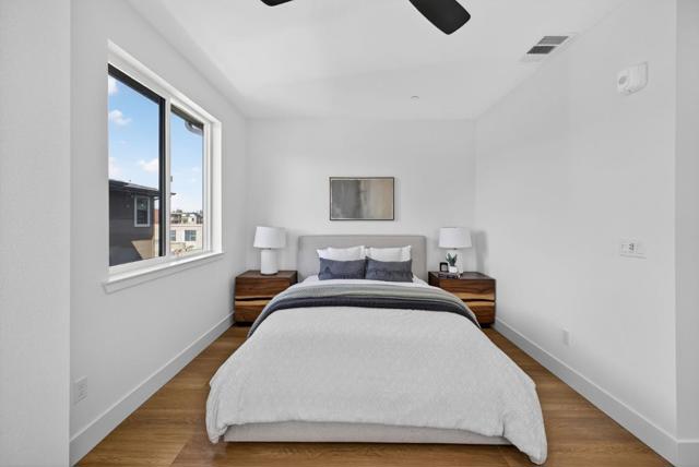 955 Woodside Road, Redwood City CA: https://media.crmls.org/mediaz/30191230-8533-47fb-91a5-0be7eb0d5376.jpg