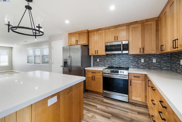 4643 sloan, Fremont CA: https://media.crmls.org/mediaz/30193ccf-0481-4f5d-807e-b81e5dd2ee94.jpg