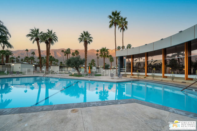 1111 E Palm Canyon Drive, Palm Springs CA: https://media.crmls.org/mediaz/30194ed4-4f92-4020-91e3-ad766b9e0d7f.jpg
