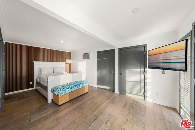 43000 Pacific Coast Highway, Malibu CA: https://media.crmls.org/mediaz/301a1b48-7e2b-46fd-9358-1366df9910d0.jpg