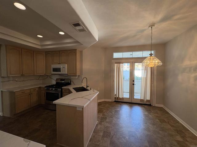 Detail Gallery Image 10 of 30 For 3365 Genoa Way #138,  Oceanside,  CA 92056 - 2 Beds | 2 Baths