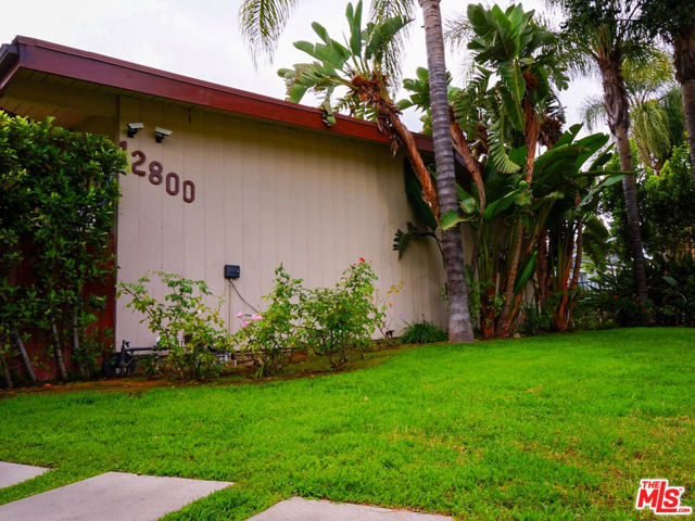 12800 Oxnard Street photo 2