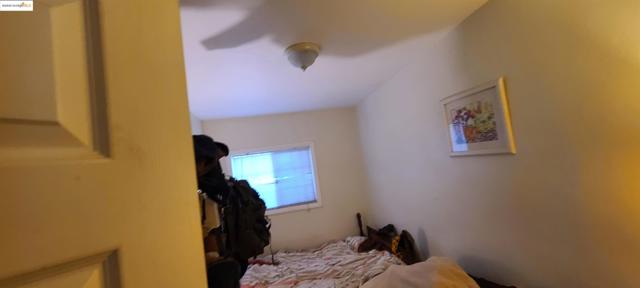 2825 Market St, Oakland CA: https://media.crmls.org/mediaz/301ad9db-1f83-452e-bd5d-090db09e8743.jpg
