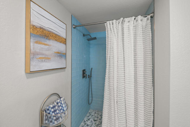 500 E Amado Road, Palm Springs CA: https://media.crmls.org/mediaz/301bb709-3067-49e0-bb06-d09593f23e37.jpg