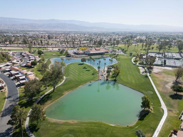 40553 Pebble Beach Circle, Palm Desert CA: https://media.crmls.org/mediaz/301c6ff8-2367-4dcb-b00e-3ee1a627ff0b.jpg