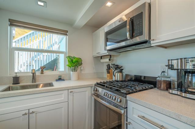 3554 56 Sydney Place, San Diego CA: https://media.crmls.org/mediaz/301cf492-4d68-4011-bdcd-46bd46c543fe.jpg