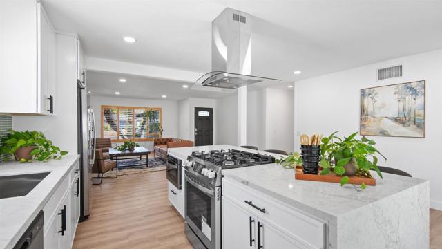Detail Gallery Image 9 of 32 For 529 Valley Meadow Pl, Escondido,  CA 92027 - 3 Beds | 2 Baths