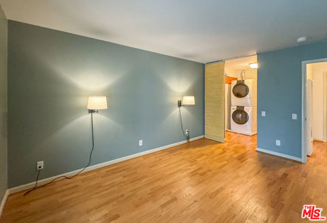 2311 4th Street, Santa Monica CA: https://media.crmls.org/mediaz/301e84df-15ce-4ba8-a166-14ff4e50d092.jpg