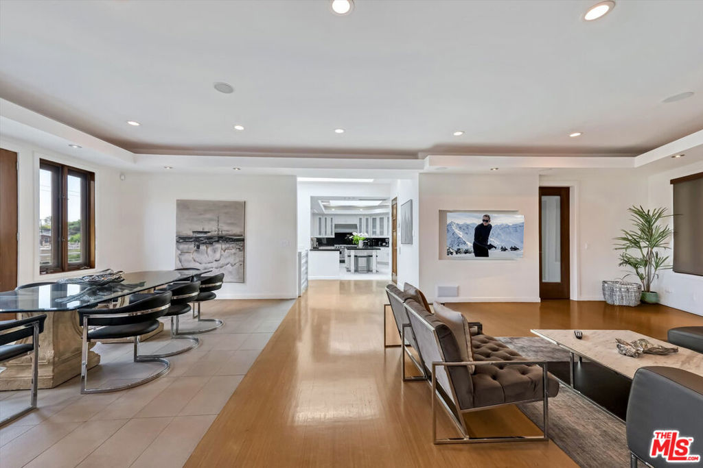8827 Evanview Drive