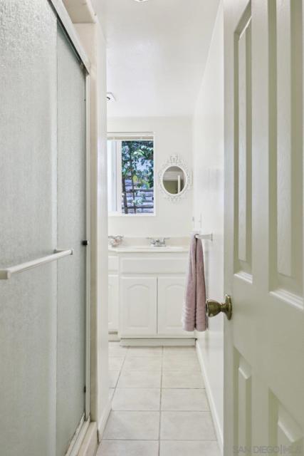 2090 Alta Vista Drive, Vista CA: https://media.crmls.org/mediaz/301f223a-a2d9-48a3-9df2-ffbd442990e4.jpg