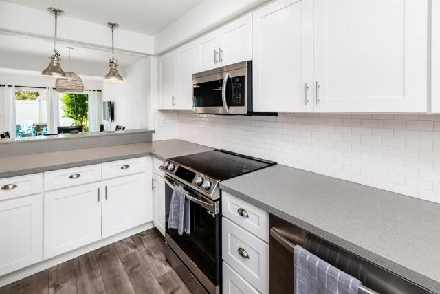 Detail Gallery Image 6 of 31 For 6819 Alderwood Dr, Carlsbad,  CA 92011 - 2 Beds | 2/1 Baths