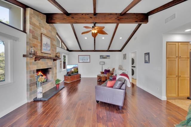 3467 Shawnee Rd, San Diego CA: https://media.crmls.org/mediaz/301f6f60-7c29-4043-87f4-f73595a0497c.jpg