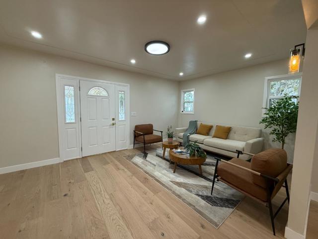 199 S 23rd Street, San Jose CA: https://media.crmls.org/mediaz/301f93d7-c565-4288-921a-a65e93293510.jpg